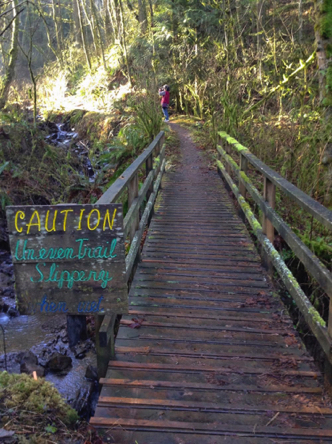 Caution: uneven trail &ndash; slippery when wet