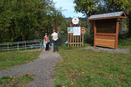 Stairway and ramp to boat dock &ndash; Willamette River Water Trail mile 46 &ndash; informational kiosk