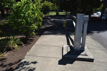 Sidewalk ends at the park entrance &ndash; park gate is closed to cars in the off-season