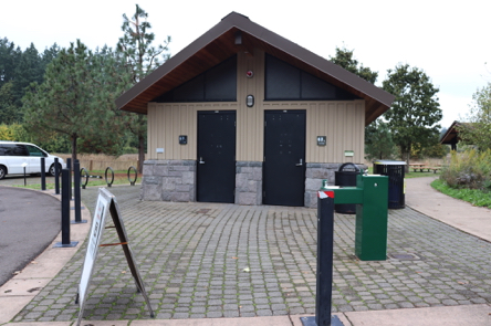 Restrooms, drinking fountain, garbage can and bike rack – near parking lot Restrooms, drinking fountain, garbage can and bike rack – near parking lot