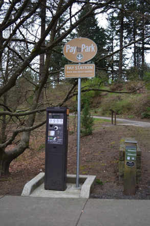 Pay to Park ticket machine &ndash; Pay to Park hours 9:30 am &ndash; 5 pm