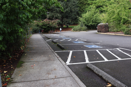 Vietnam Veterans parking lot &ndash; crosswalk from Overlook Trail