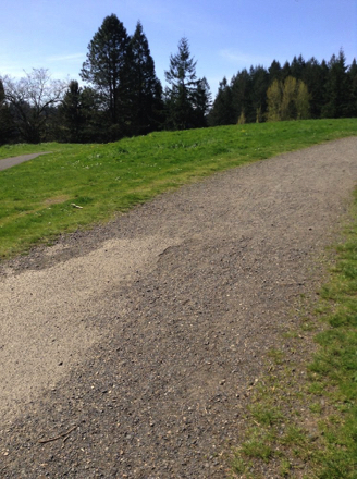 Loose gravel trail to the viewpoint