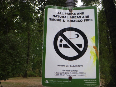 Sign - all parks and natural areas are smoke and tobacco free - PP&R - 503-823-PLAY - portlandparks.org