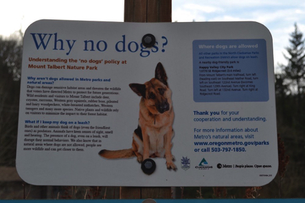Signage &ndash; explains why no dogs are allowed in the park