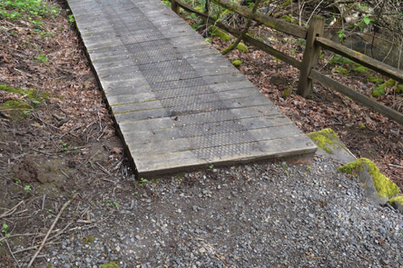 Gravel surface that connects to boardwalk