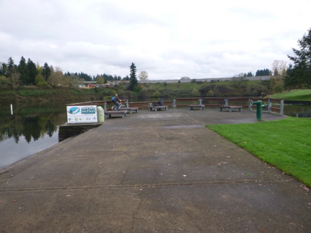 Fishing pier &ndash; benches &ndash; fishing allowed with State of WA Dept of Fish & Wildlife license &ndash; stairs into pond