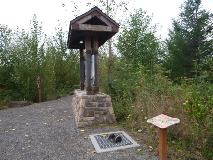 Kiosk at trail entrance &ndash; maps, brochures and shoe cleaning station with boot/shoe brush