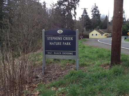 Trail sign on SW Capitol Hill Road