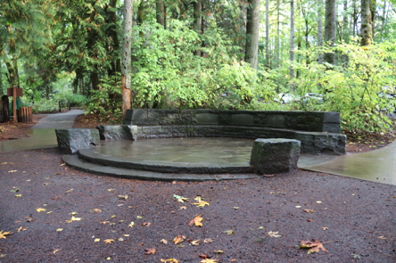 Friends Circle for gatherings &ndash; stone wall and surface